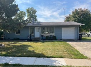 505 W Spring St, South Elgin, IL 60177