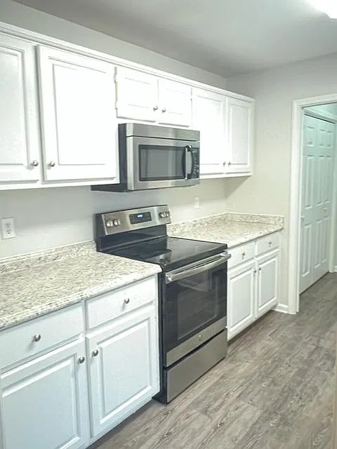 3 bed, 1269 sqft, $2,100 — Photo 4