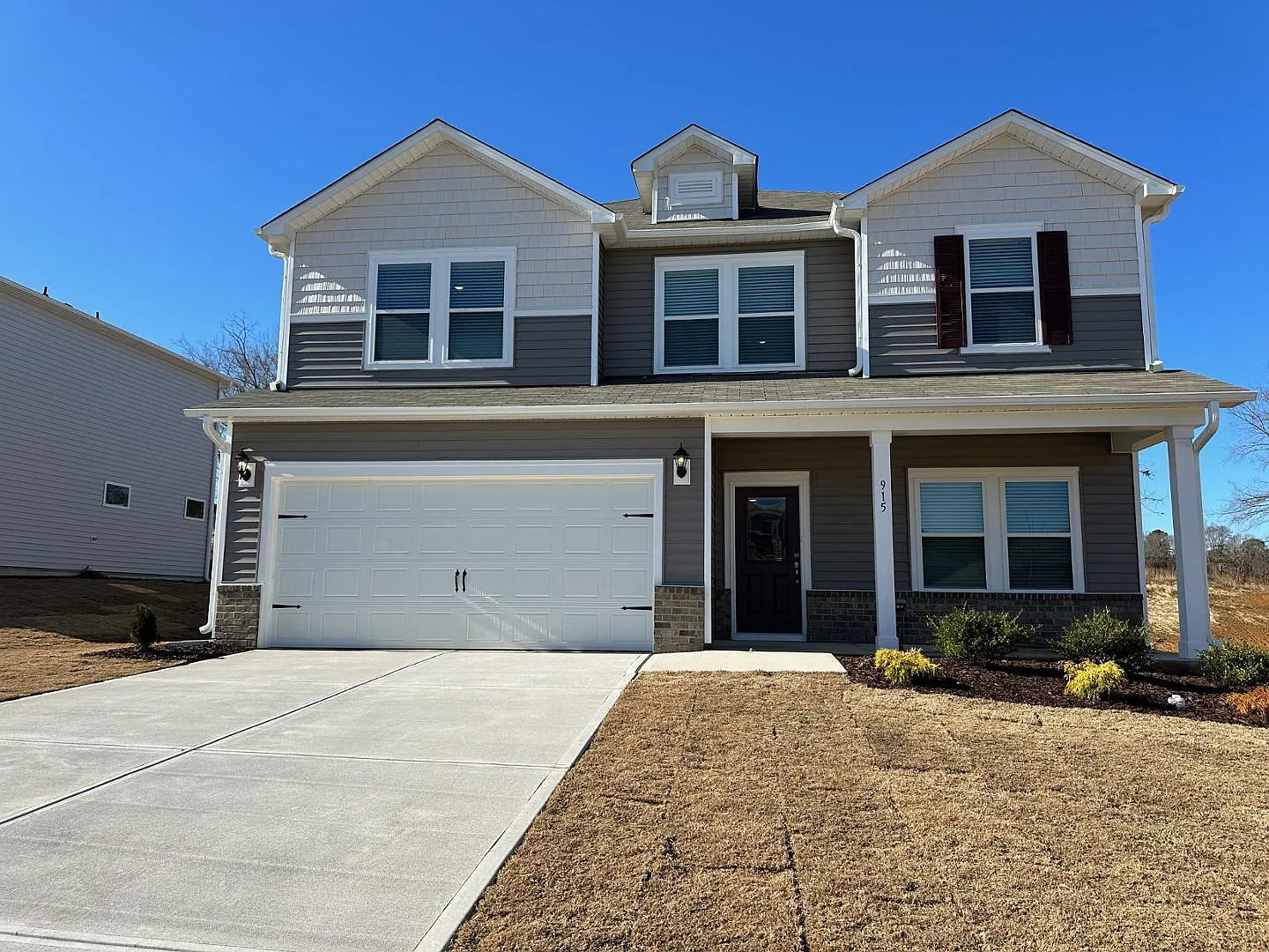 4 bed, 2.5 bath, 2368 sqft, $2,399 — Photo 1