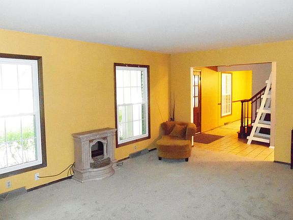 4th image of 5086 W Radcliffe Dr