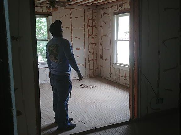 4th image of 908 W Liveoak St