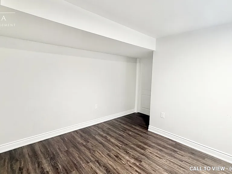 923 Guinness Cres #2 — Photo 10