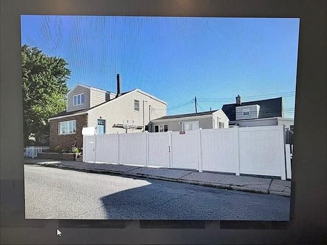 1st image of 20 Ebony Ct
