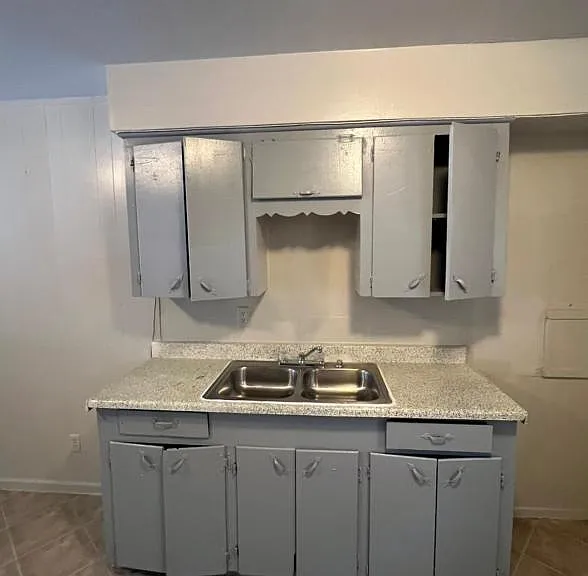 5462 Makeig St — Photo 3