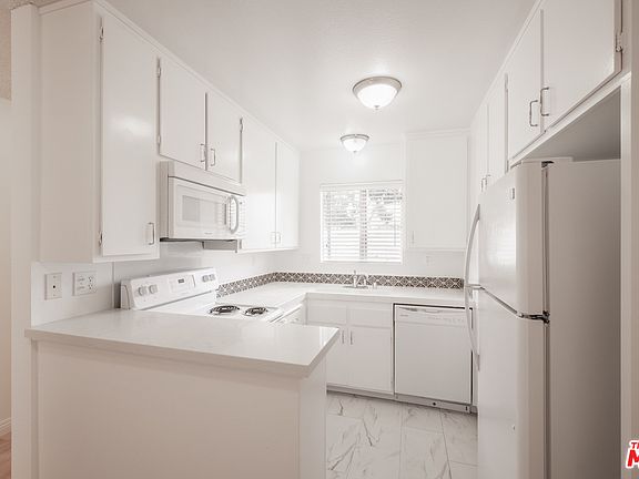 4th image of 1028 7th St APT 202