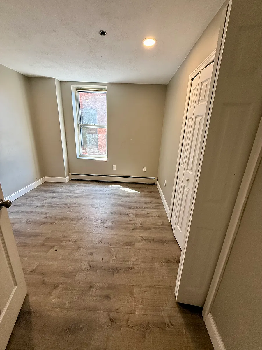 Building Photo - 34 Emerson St #4