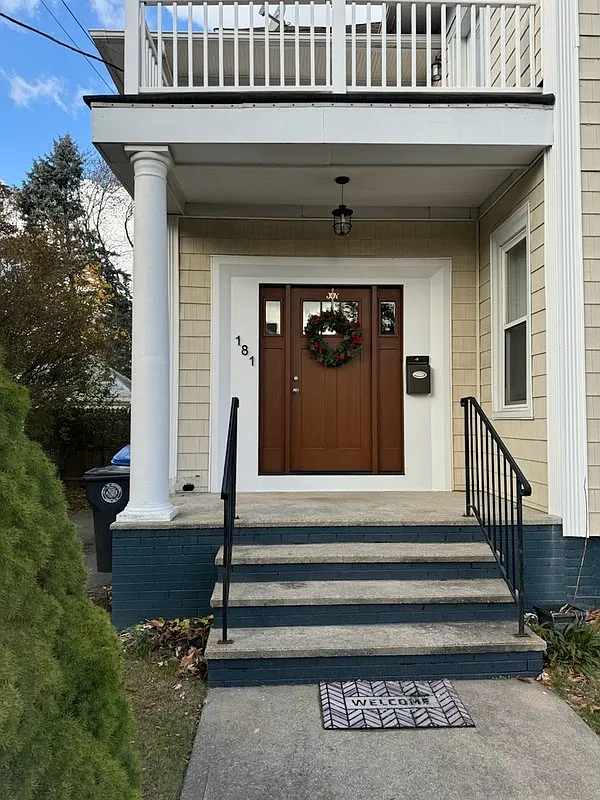 2 bed, 1.0 bath, 1000 sqft, $2,050 — Photo 1