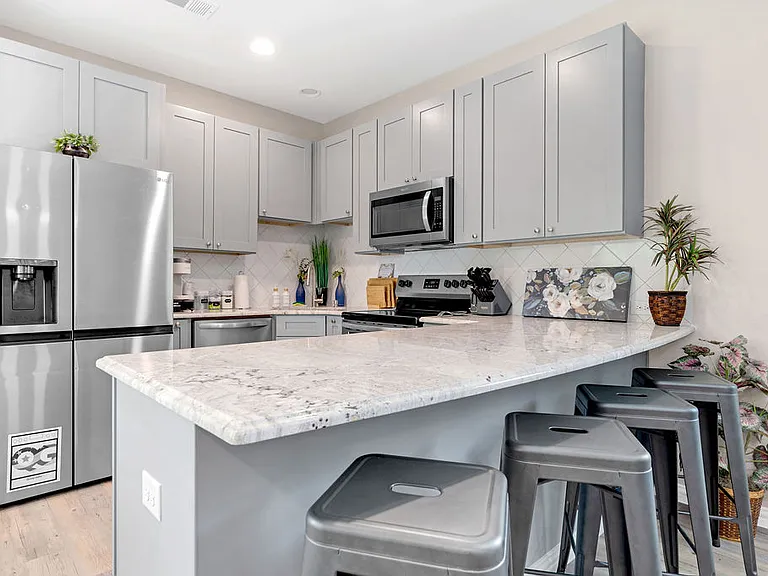 3321 Westminster Dr — Photo 8