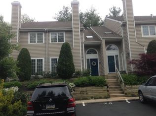 74 Cabot Dr, Wayne, PA 19087