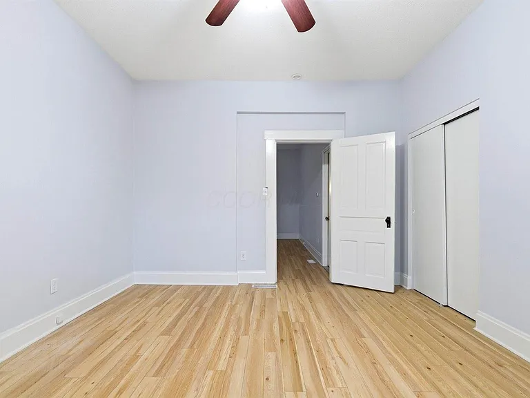 19 E Mithoff St — Photo 8