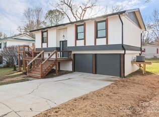 95 Spencer St, Clyde, NC 28721