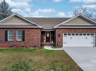 62 Whitman Ct, Taylorsville, NC 28681