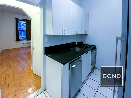 Rented by Bond New York | media 13
