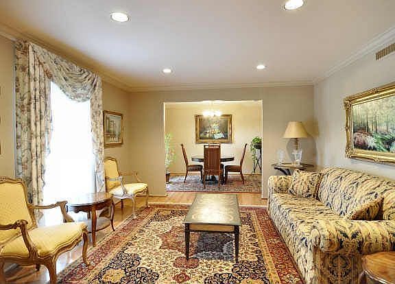 2nd image of 6763 Winterwood Ln