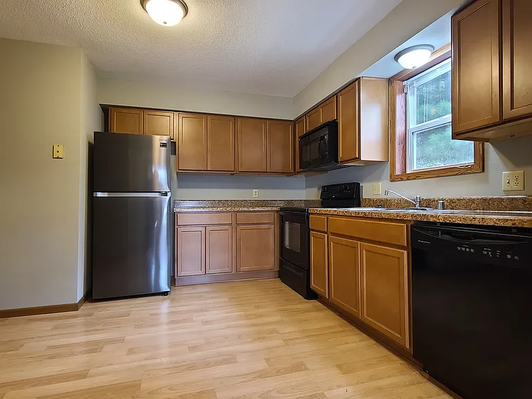 353 Nicole Ln #4 — Photo 7