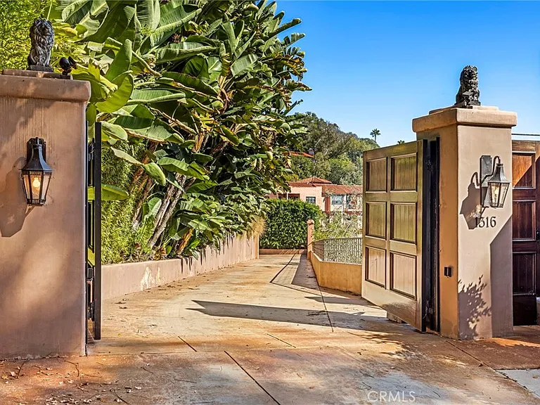 1316 Beverly Grove Pl — Photo 2