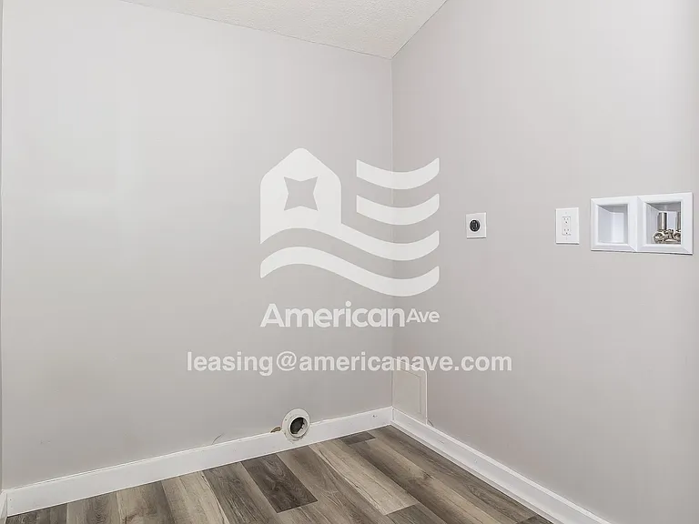 943837_007_wm_-_laundry_room_13184280.jpg