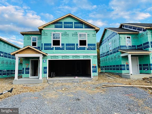 2nd image of 5213 Crooked Ln