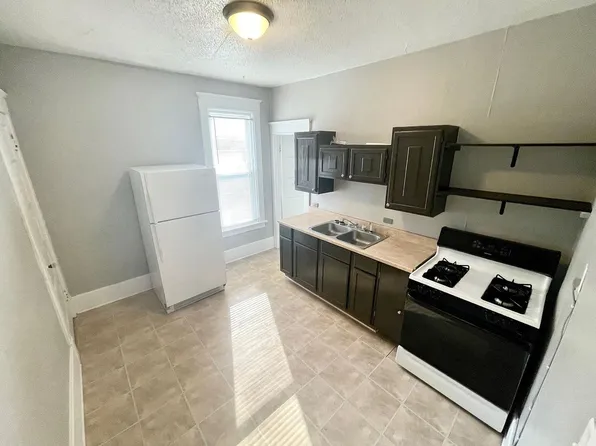 214 E 10TH ST, 214 E 10th St APT 3, Erie, PA 16503