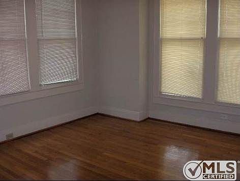 4th image of 327 W Lullwood Ave