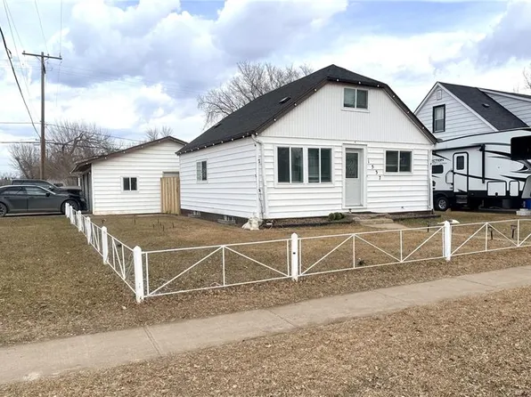 1537 Second STREET, Estevan, SK S4A 2M9