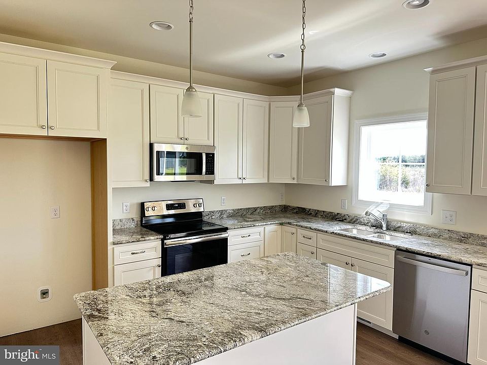 2nd image of 389 Greenbrook Dr