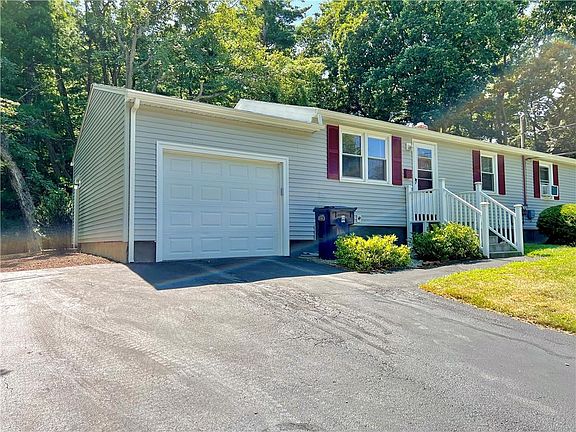 4th image of 12-14 Lea Dr