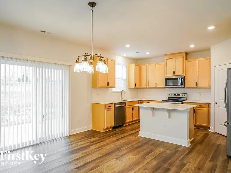 411 Windy Farm Dr — Photo 5