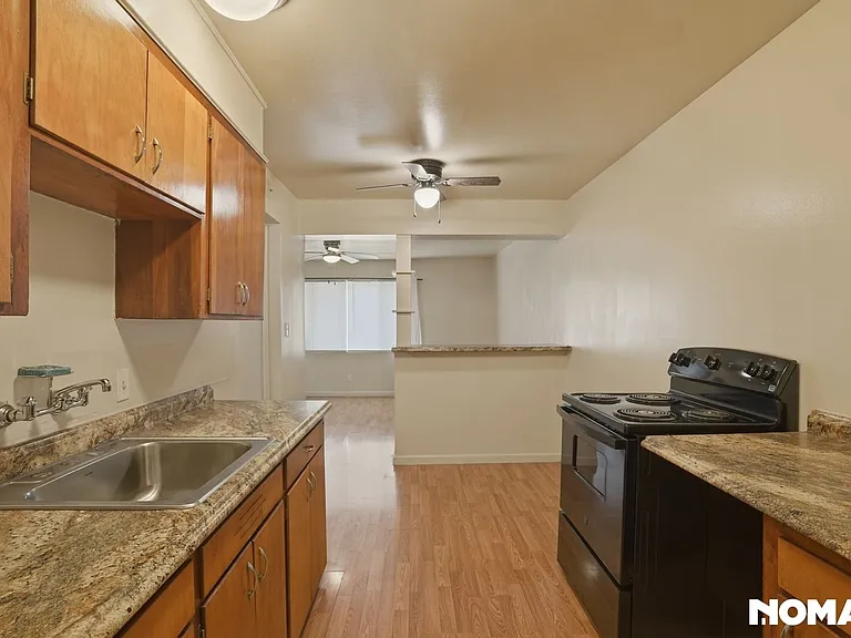 3704 N Abby St — Photo 16