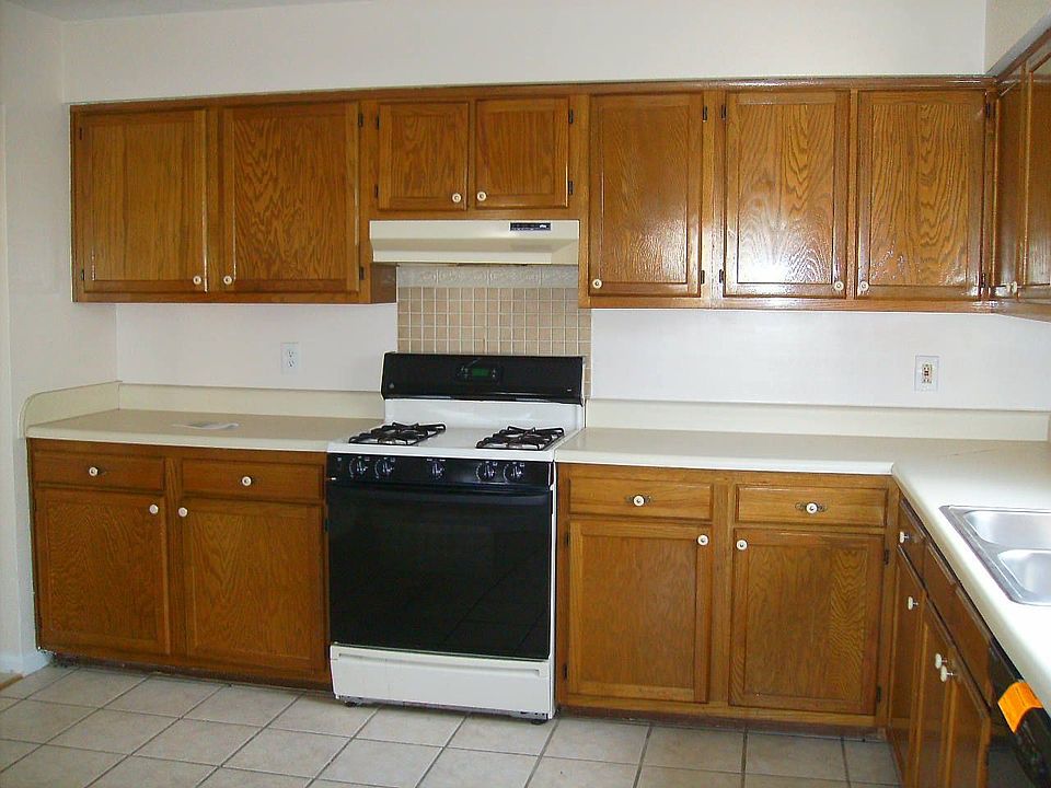 2nd image of 1901 Bizet Ct