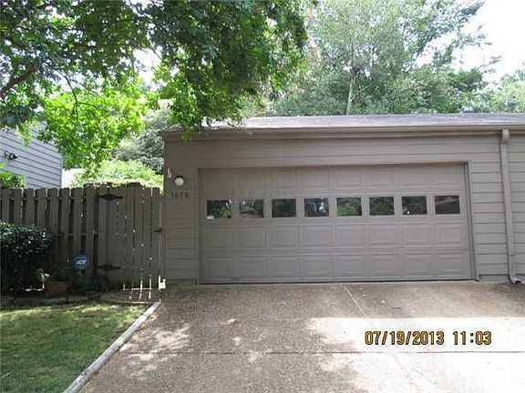 2nd image of 1670 E Ravenhill Dr