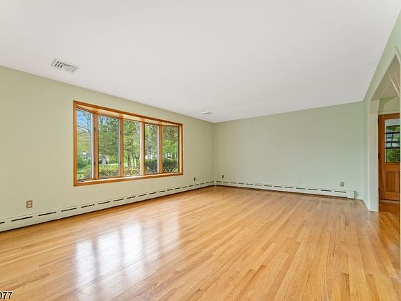 5th image of 456 Bayberry Road