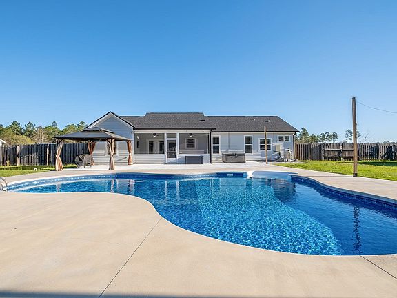 3rd image of 506 Parkside Cir