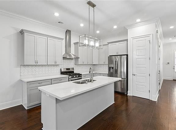 5th image of 2812 Andover St