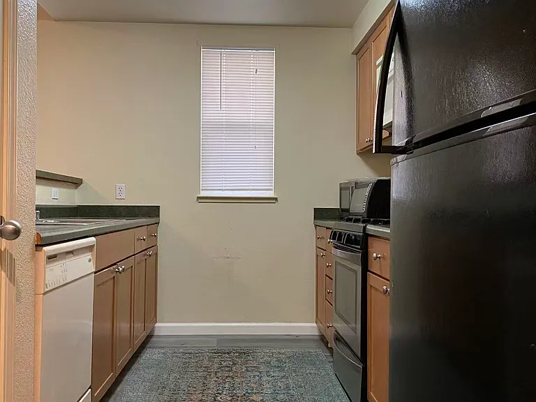 2902 Bonds Ln — Photo 8