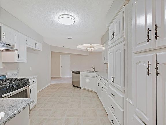2nd image of 404 Rivervalley Ct