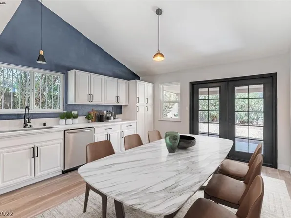 3904 Stormcrest Dr, Las Vegas, NV 89107