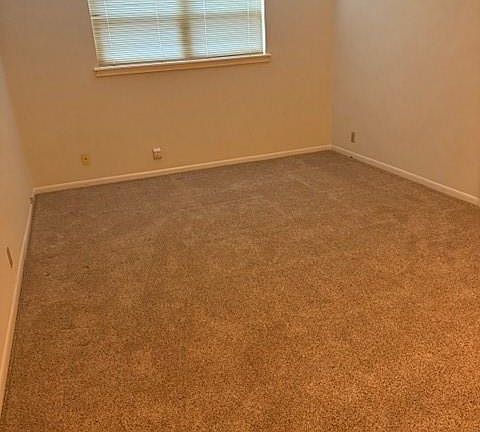 2nd image of 1811 Laurel Oaks Drive