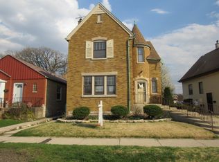 6918 Riverside Dr, Berwyn, IL 60402