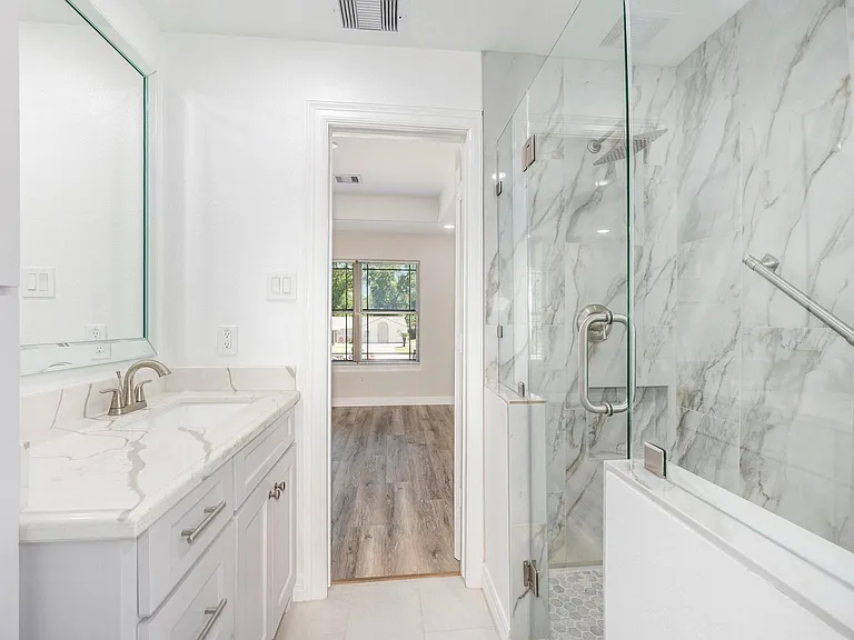 7711 Antoine Dr — Photo 24