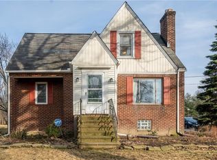 667 Bishop Rd, Highland Heights, OH 44143