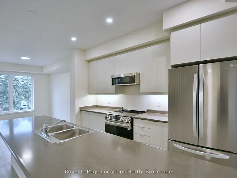 35 Dawson Dr #5 — Photo 11