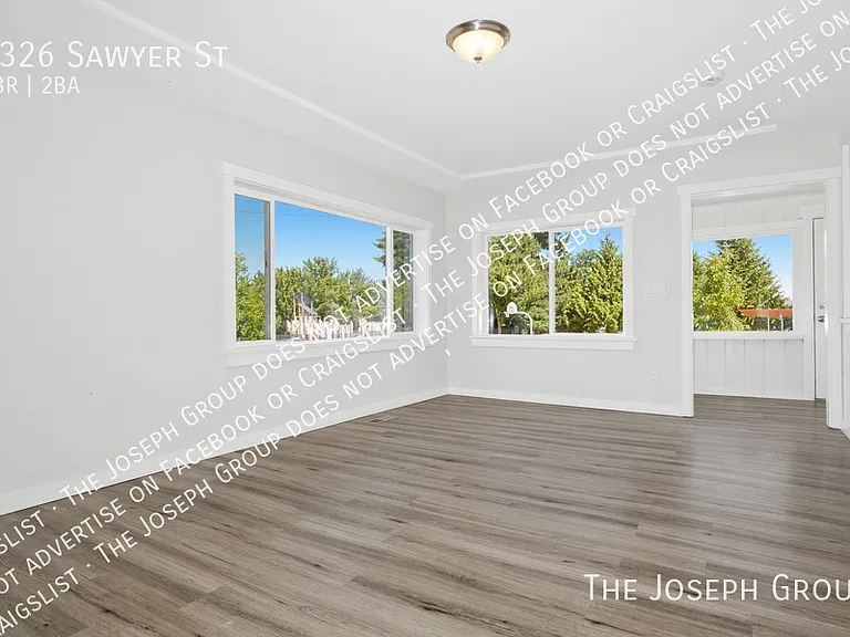 3326 Sawyer St — Photo 12