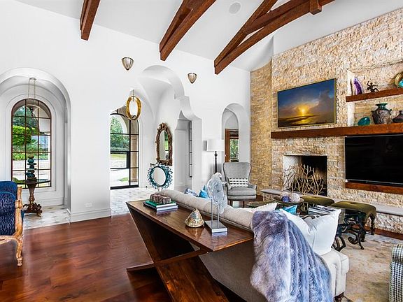 5th image of 4401 Mirador Dr