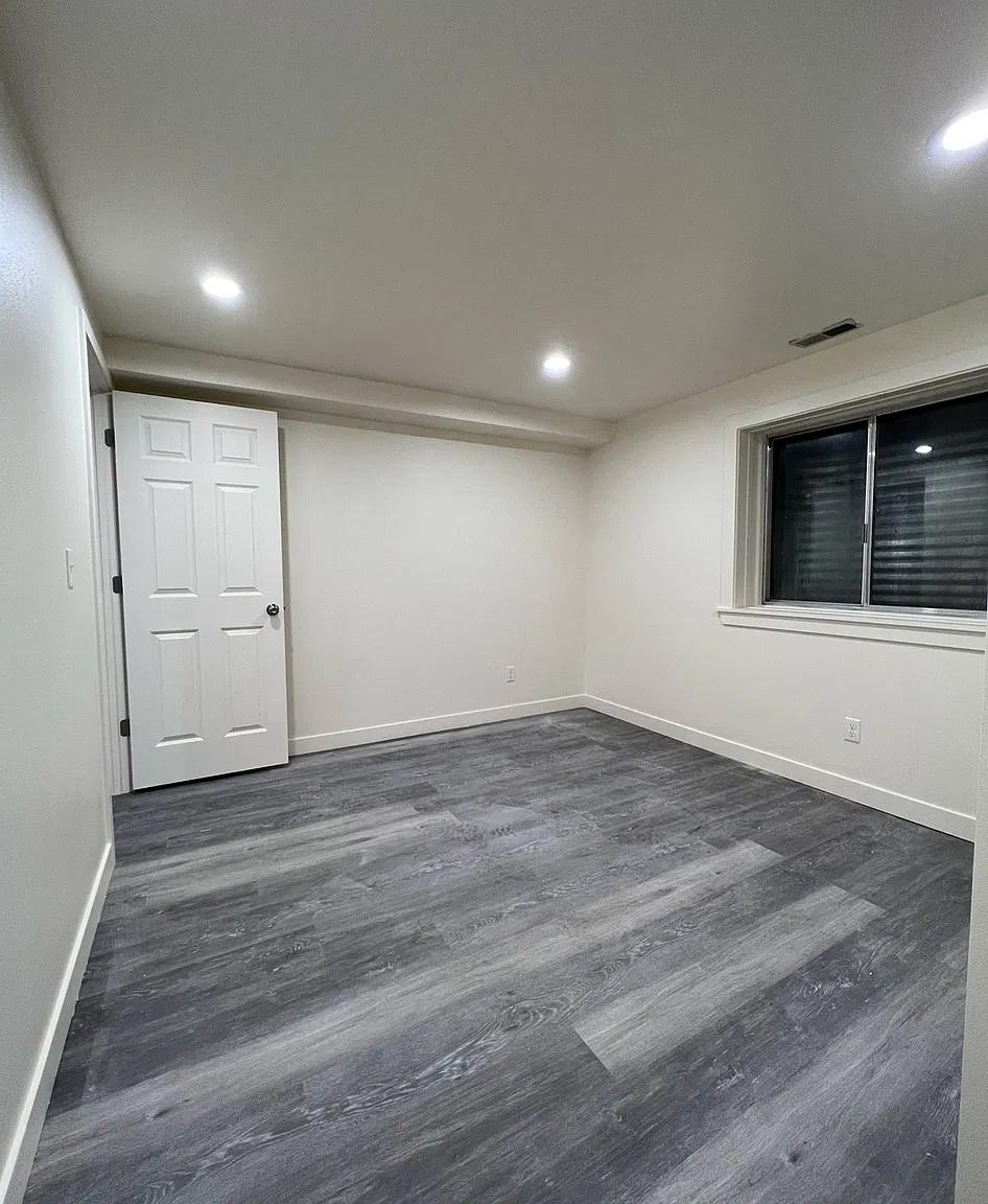 Newly renovated Basement apartment — Photo 4
