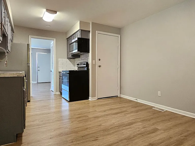 3161-3163 Autumn Ridge Court — Photo 6