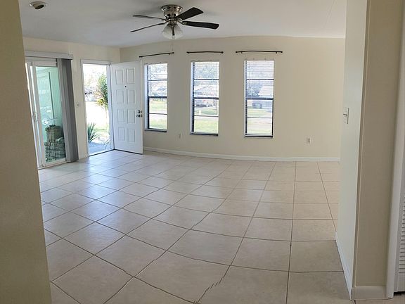 2nd image of 4040 SE 19th Ct