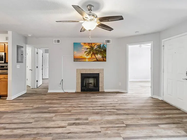 320 Black Oak Ct #107 — Photo 11