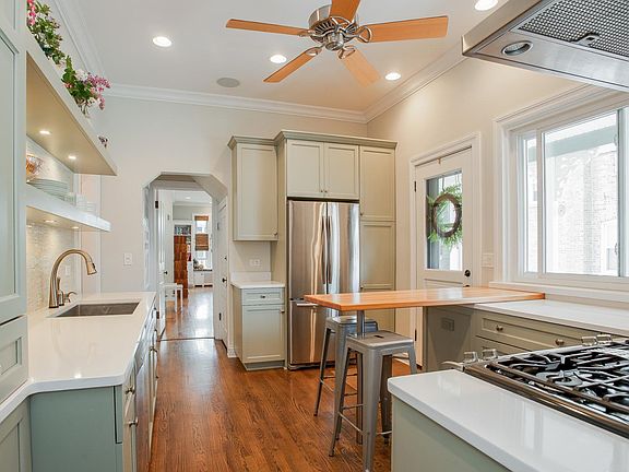2nd image of 435 Elgin Ave #1