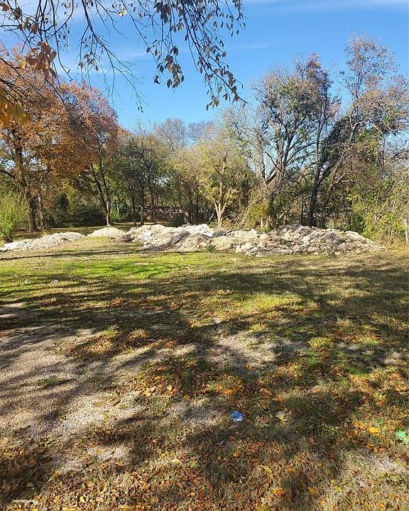 2nd image of 2621 Durham Dr